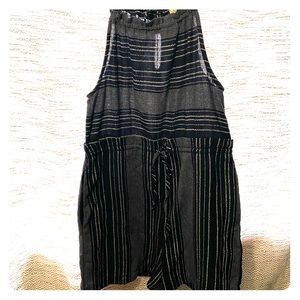 Entro Stripped Navy Blue Romper sz: small